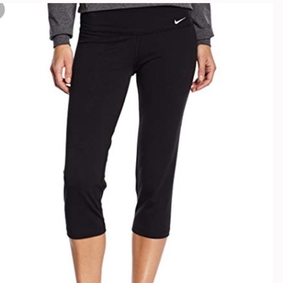 Nike Legend Slim Dri-Fit Cotton Capri Pants Legging Yoga - Picture 1 of 4